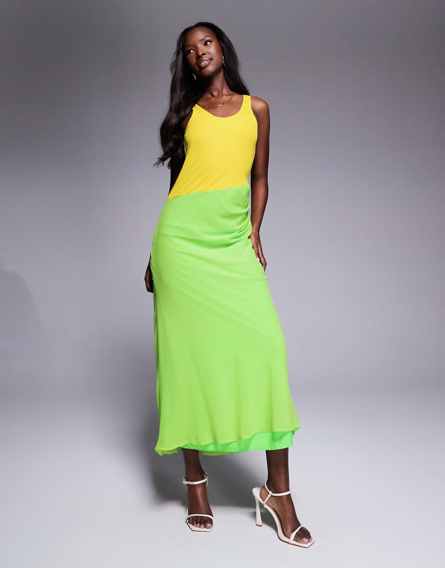 ASOS DESIGN - Maxikleid in grünem und gelbem Farbblockdesign mit gerafftem Chiffon-Rock, U-Ausschnitt und U-Ringerrücken-Bunt ASOS DESIGN - Maxikleid in grünem und gelbem Farbblockdesign mit gerafftem Chiffon-Rock, U-Ausschnitt und U-Ringerrücken-Bunt von ASOS DESIGN