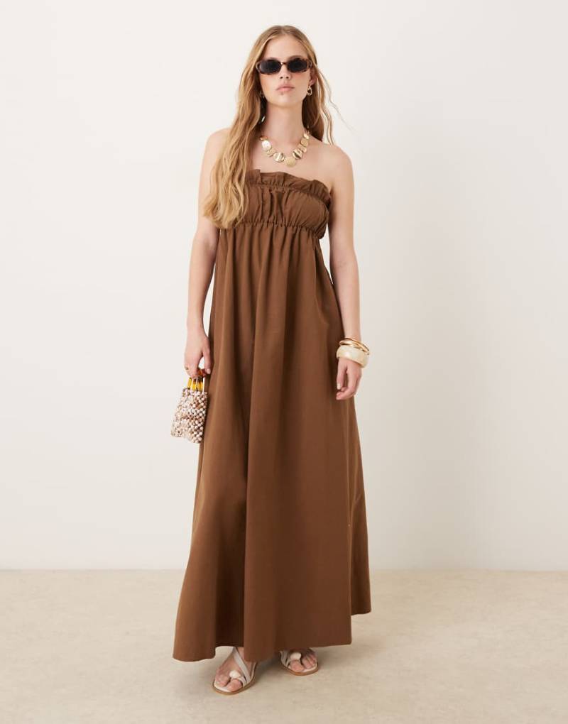 ASOS DESIGN - Maxikleid in tiefem Schokobraun mit geraffter Brustpartie von ASOS DESIGN
