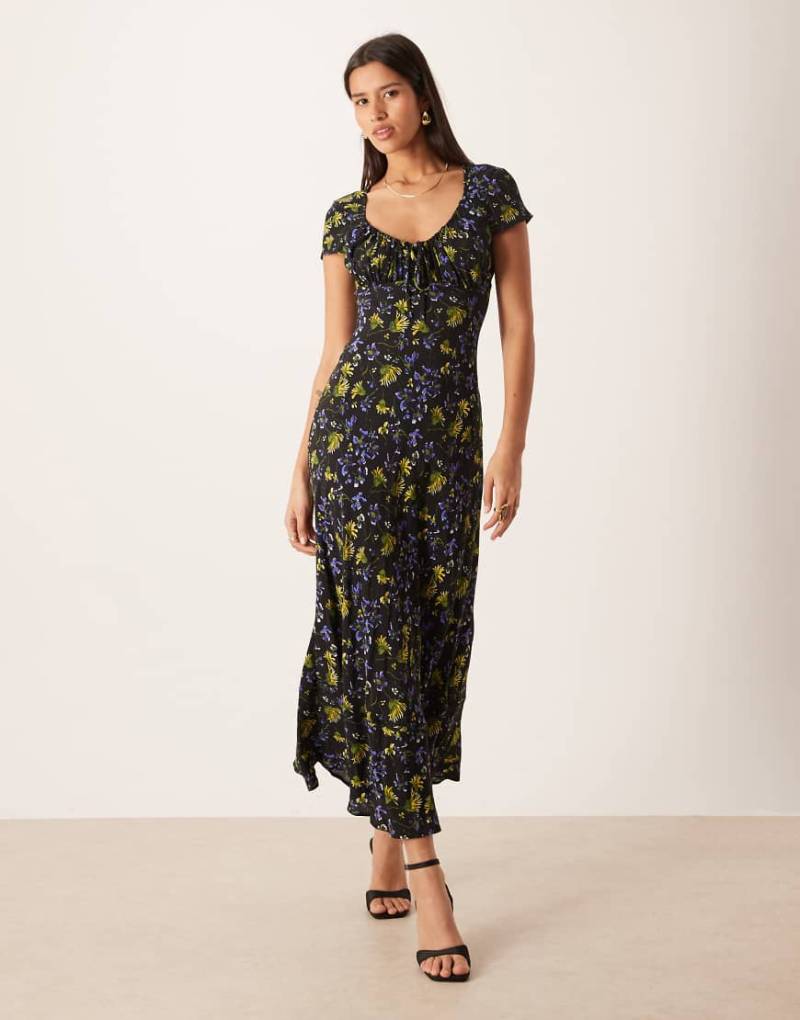 ASOS DESIGN - Maxikleid mit Blümchenmuster, geraffter Vorderseite und Puffärmeln-Bunt von ASOS DESIGN