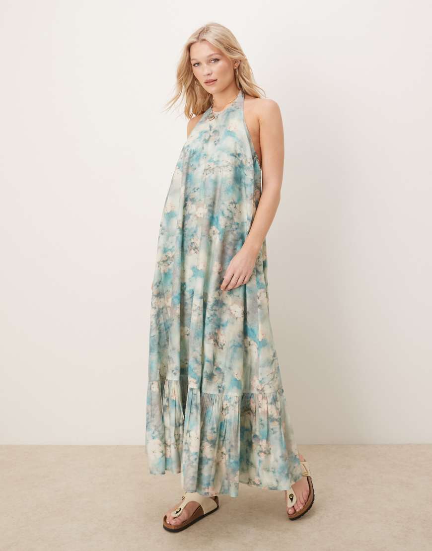 ASOS DESIGN - Maxikleid mit Blumenmuster in verschwommenen Farben, Neckholder und gerafftem Saum-Bunt von ASOS DESIGN