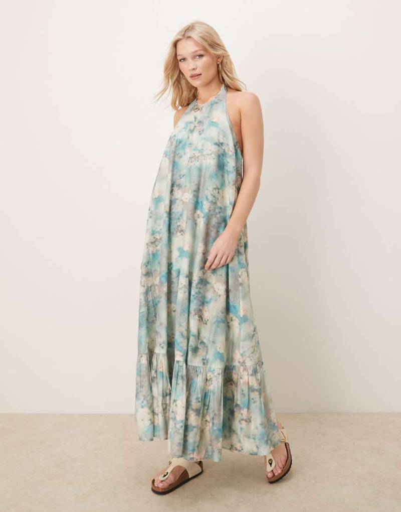 ASOS DESIGN - Maxikleid mit Blumenmuster in verschwommenen Farben, Neckholder und gerafftem Saum-Bunt ASOS DESIGN - Maxikleid mit Blumenmuster in verschwommenen Farben, Neckholder und gerafftem Saum-Bunt von ASOS DESIGN