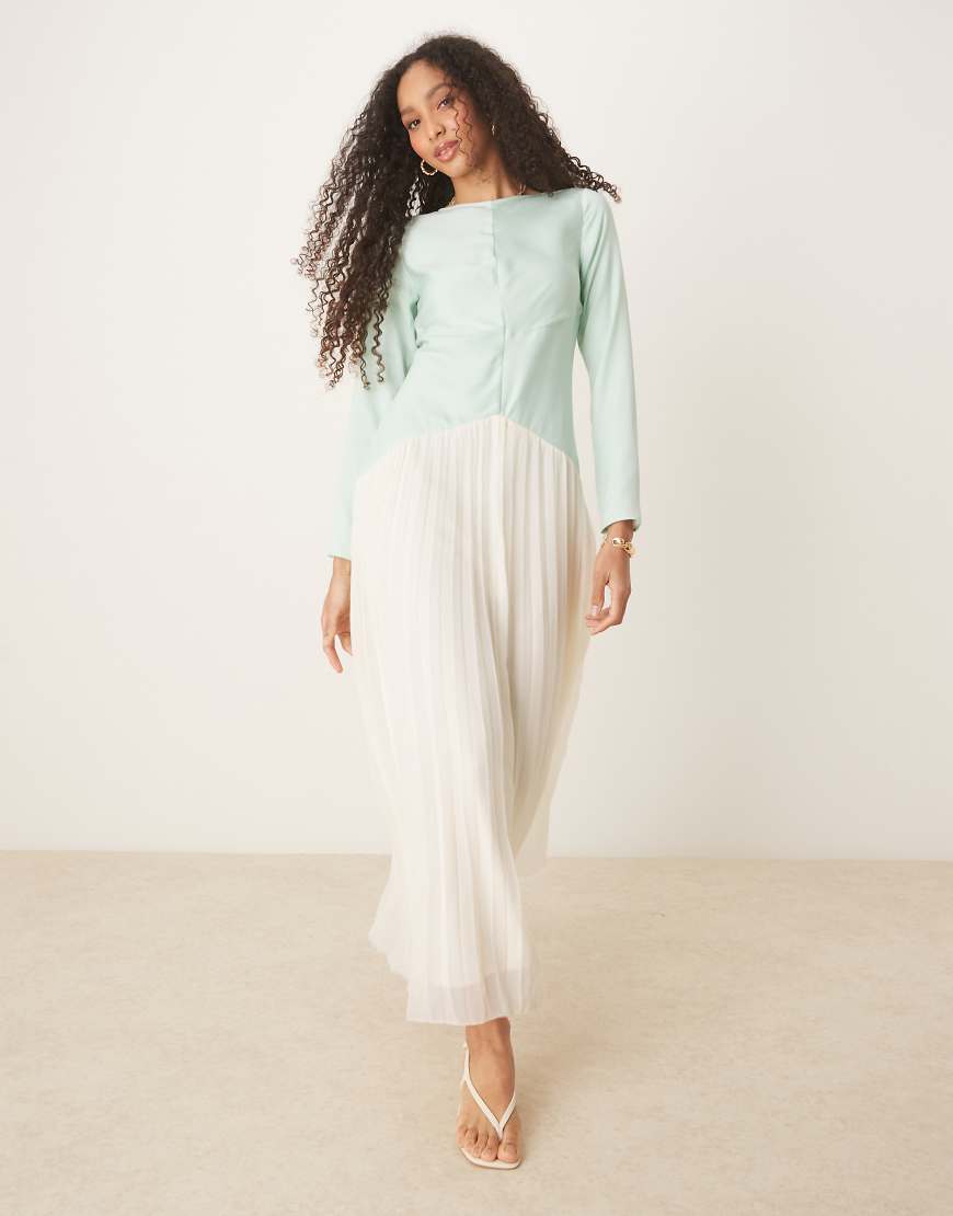 ASOS DESIGN - Maxikleid mit Farbblockdesign in Grün und Creme mit Plissee-Rock und tief angesetzter Taille-Bunt von ASOS DESIGN