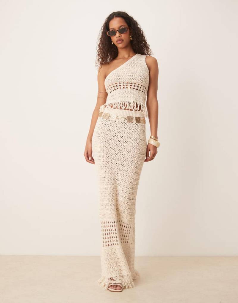 ASOS DESIGN - Maxirock aus Häkelware in Steinbeige mit Fransen und Nahtdetails, Kombiteil-Neutral von ASOS DESIGN