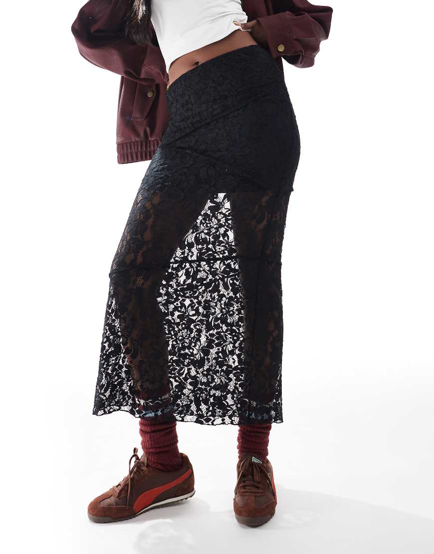 ASOS DESIGN - Maxirock aus Spitze mit Nahtdetails und Mini-Futter in Schwarz ASOS DESIGN - Maxirock aus Spitze mit Nahtdetails und Mini-Futter in Schwarz von ASOS DESIGN