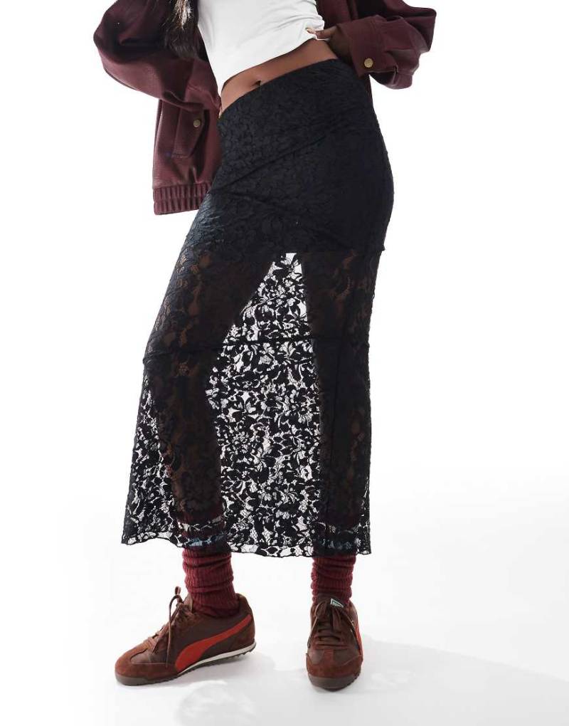 ASOS DESIGN - Maxirock aus Spitze mit Nahtdetails und Mini-Futter in Schwarz von ASOS DESIGN