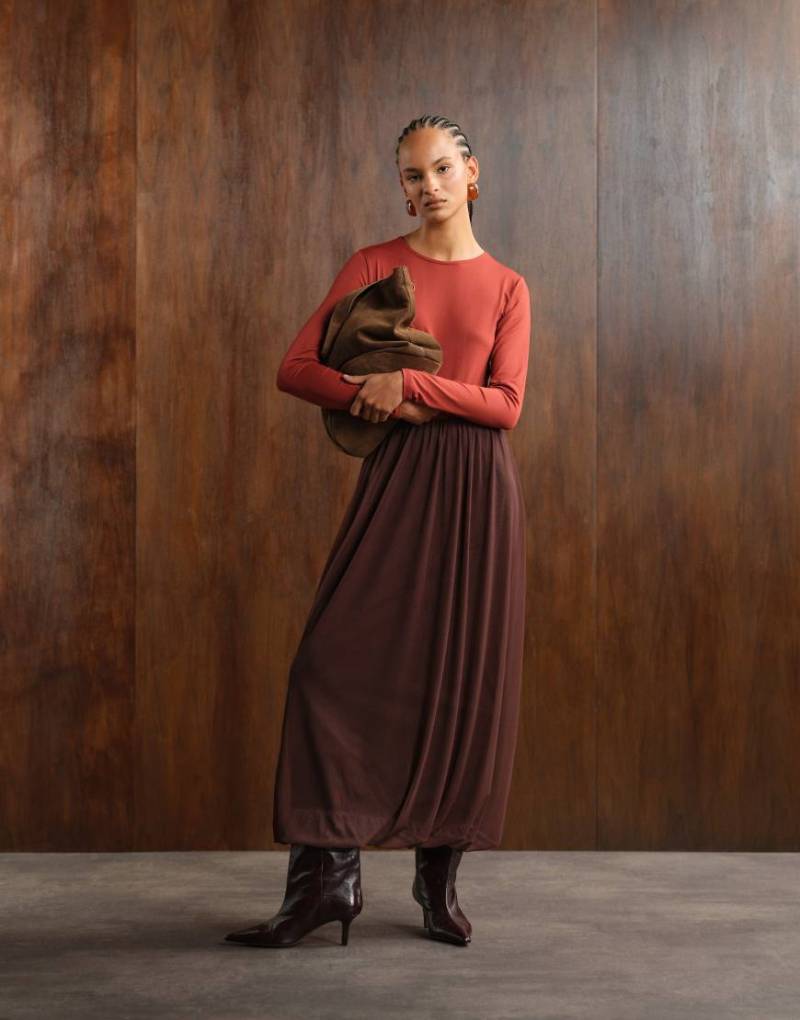 ASOS DESIGN - Maxirock in Feigenbraun mit Ballonsaum-Lila von ASOS DESIGN