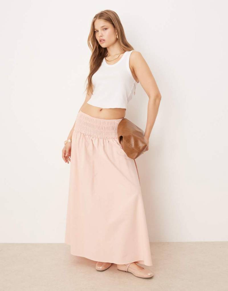 ASOS DESIGN - Maxirock in Rosa mit geraffter Taille von ASOS DESIGN