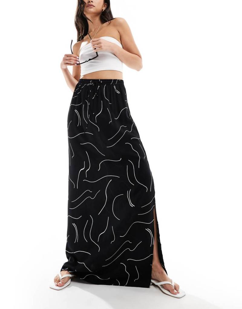 ASOS DESIGN - Maxirock in Schwarz mit Linienmuster in Weiß-Bunt von ASOS DESIGN