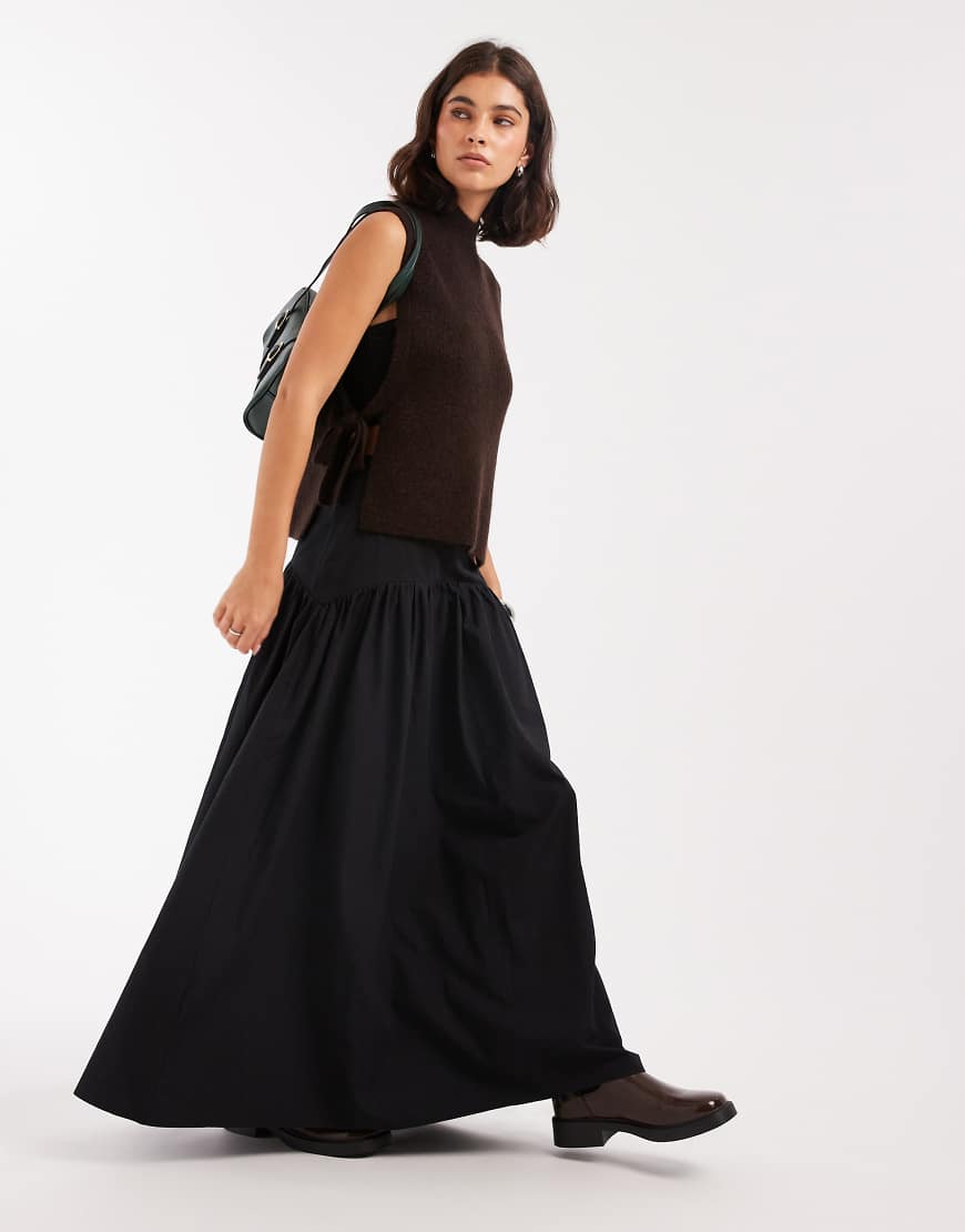 ASOS DESIGN - Maxirock in Schwarz mit tiefer Taille von ASOS DESIGN