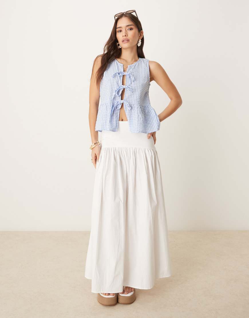 ASOS DESIGN - Maxirock in Weiß mit tiefer Taille ASOS DESIGN - Maxirock in Weiß mit tiefer Taille von ASOS DESIGN