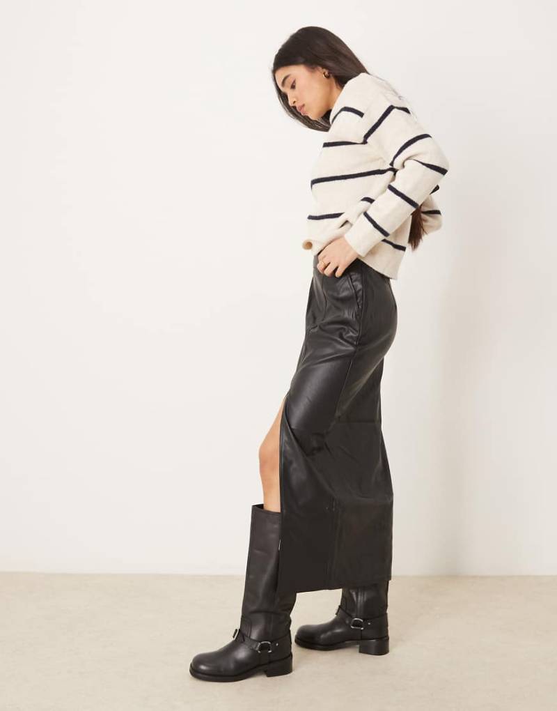 ASOS DESIGN - Maxirock in schwarzer Lederoptik mit seitlichem Schlitz von ASOS DESIGN