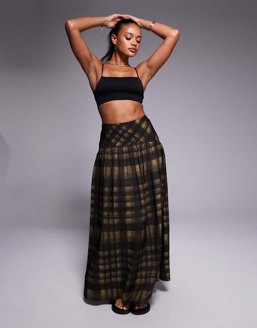 ASOS DESIGN - Maxirock mit verwischtem Karomuster und tiefer Taille-Bunt von ASOS DESIGN