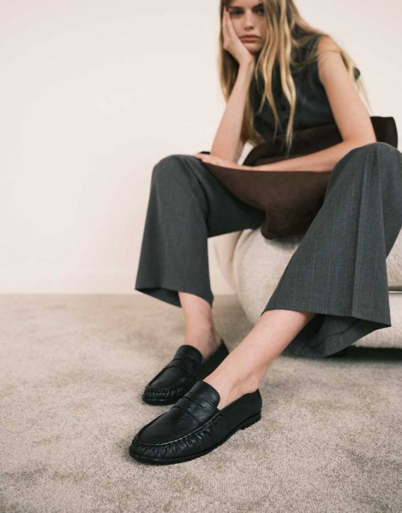 ASOS DESIGN - Mayfair - Hochwertige Loafer aus Leder in Schwarz mit Raffung von ASOS DESIGN