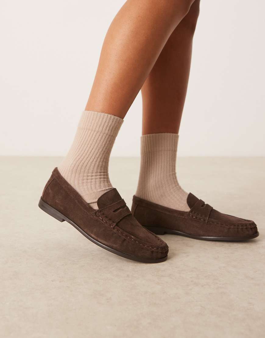 ASOS DESIGN - Mayfair - Hochwertige Loafer aus Wildleder in Braun mit Raffung ASOS DESIGN - Mayfair - Hochwertige Loafer aus Wildleder in Braun mit Raffung von ASOS DESIGN