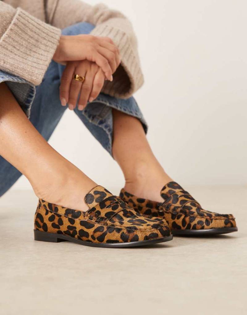 ASOS DESIGN - Mayfair - Hochwertige Loafer mit Leopardenfellmuster und Raffung-Bunt von ASOS DESIGN