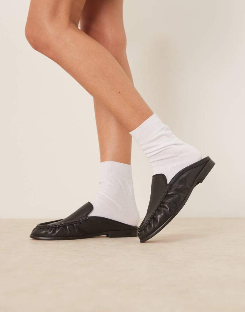 ASOS DESIGN - Mellow - Hochwertige Loafer-Mules aus schwarzem Leder von ASOS DESIGN