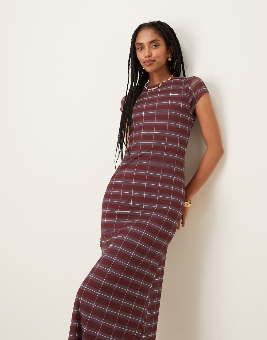 ASOS DESIGN - Mesh-Midikleid in kariertem Burgunderrot mit Flügelärmeln von ASOS DESIGN