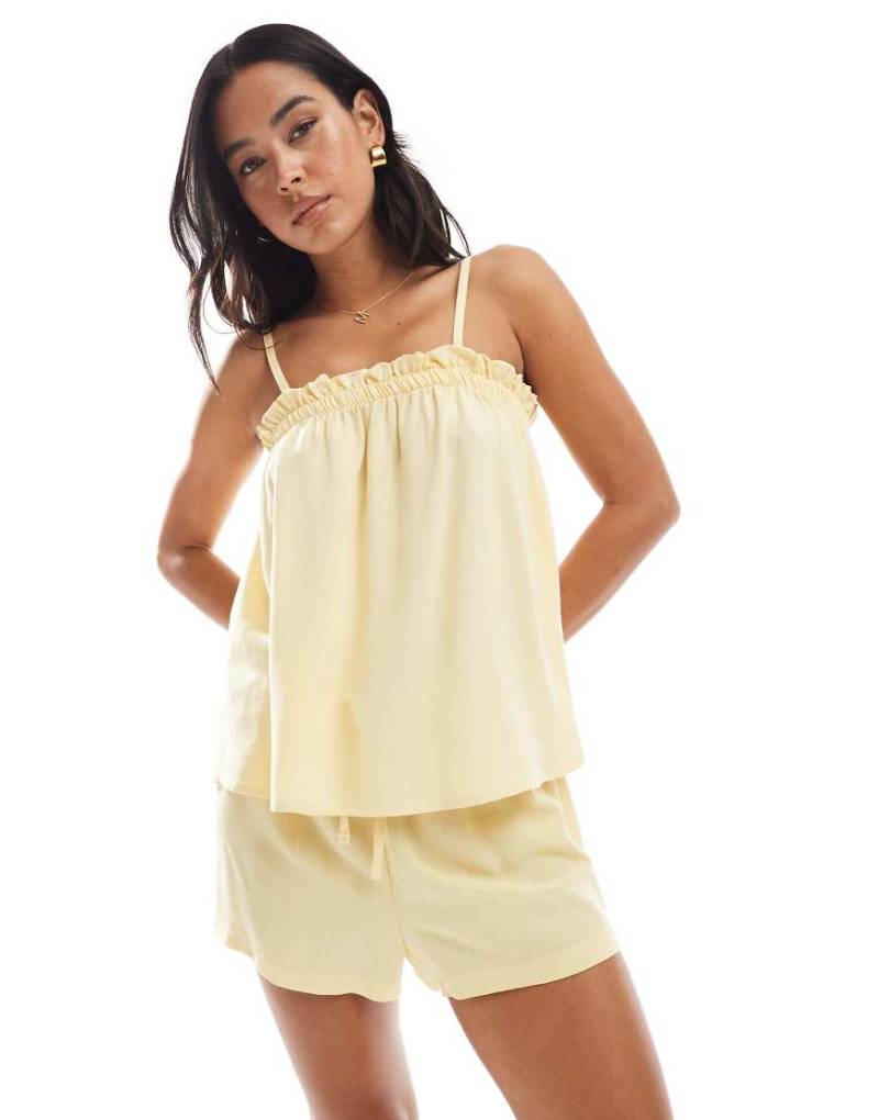 ASOS DESIGN - Micro-Shorts aus Leinenmix in Buttermilchgelb von ASOS DESIGN