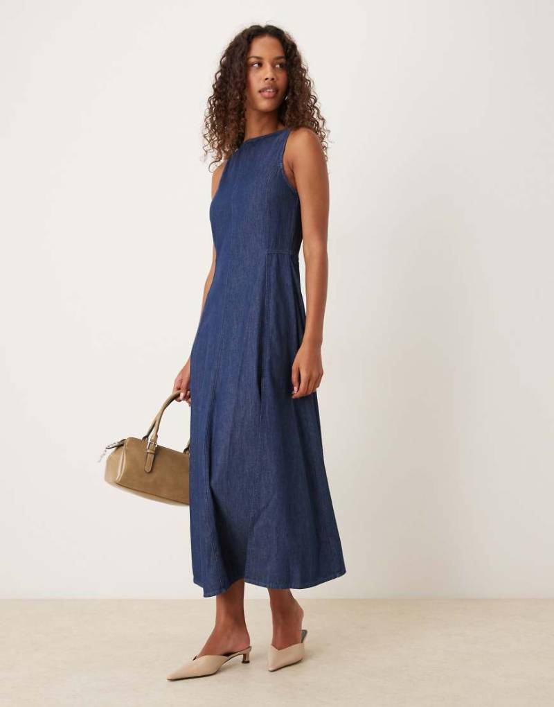 ASOS DESIGN - Midaxi-Jeanskleid in dunklem Mittelblau mit Ringerrücken von ASOS DESIGN