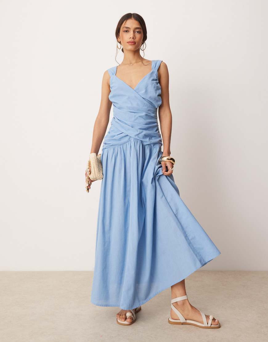 ASOS DESIGN - Midaxi-Kleid aus Leinenimitat in Himmelblau mit Wickeloberteil und tief angesetzter Taille von ASOS DESIGN