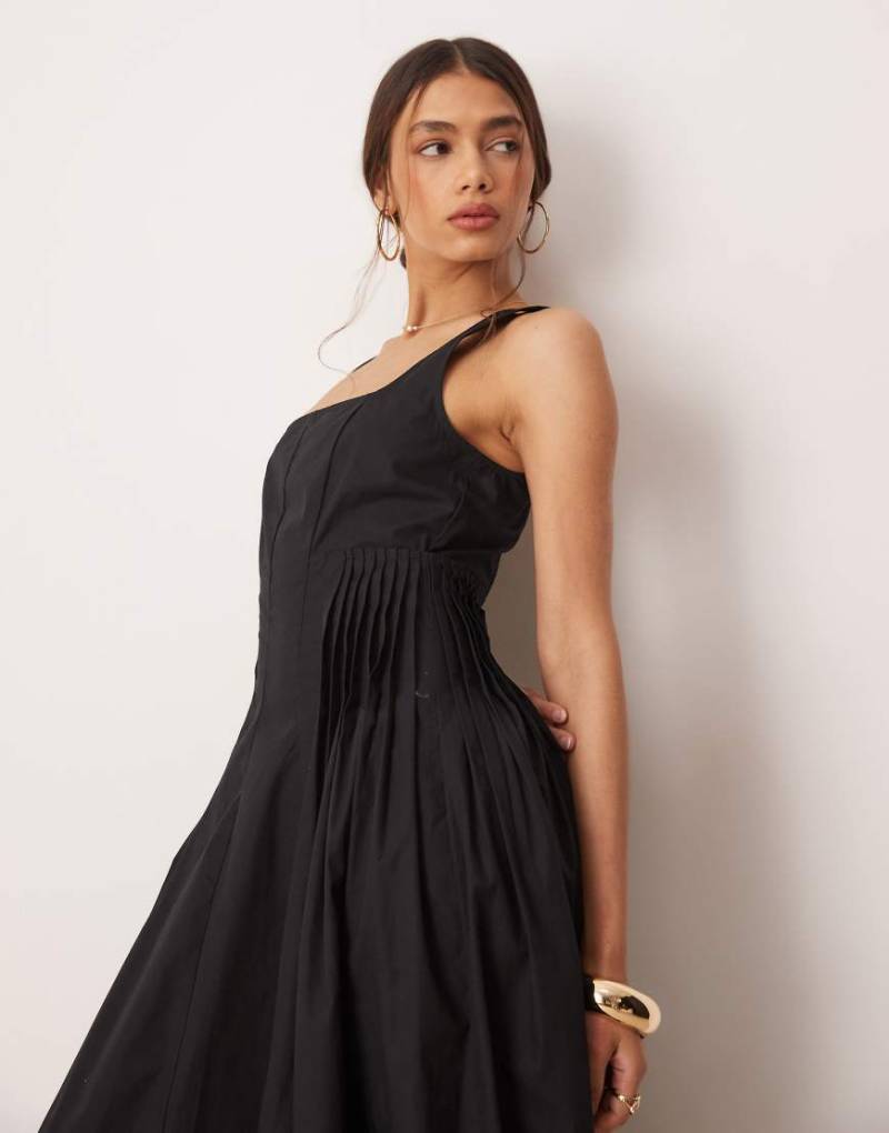 ASOS DESIGN - Midaxi-Kleid in Schwarz mit U-Ausschnitt und plissierter Taille von ASOS DESIGN