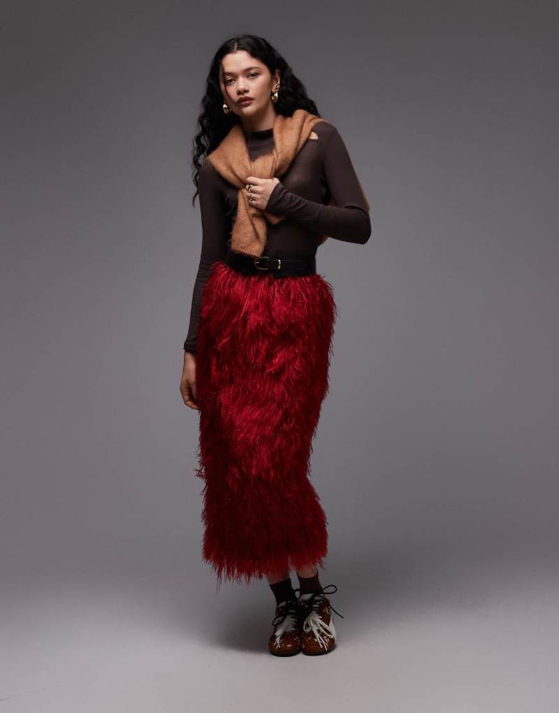 ASOS DESIGN - Midi-Bleistiftrock in Rot mit 3D-Fransen von ASOS DESIGN