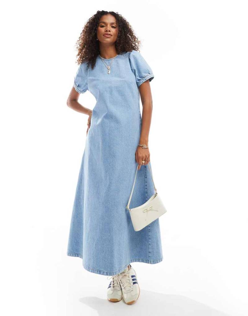 ASOS DESIGN - Midi-Jeanskleid in Mittelblau mit Puffärmeln von ASOS DESIGN