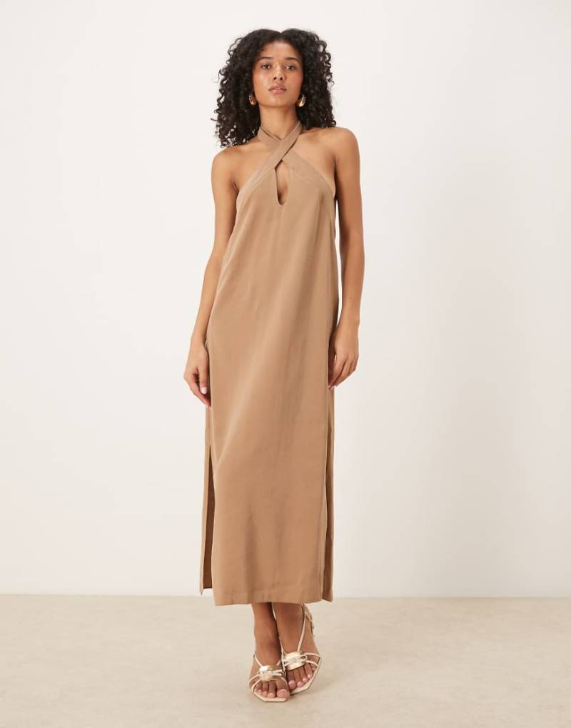 ASOS DESIGN - Midi-Säulenkleid in Steinbeige mit überkreuztem Ausschnitt und Seitenschlitzen-Neutral von ASOS DESIGN