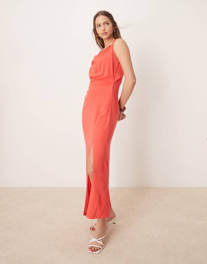 ASOS DESIGN - Midikleid aus Leinen in Mohnblumenrot mit verdrehten Details an der Schulterpartie und Raffung-Blau von ASOS DESIGN