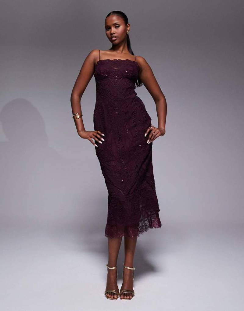 ASOS DESIGN - Midikleid aus bestickter Spitze in Maulbeere mit Pailletten und Bogenkante-Rot von ASOS DESIGN