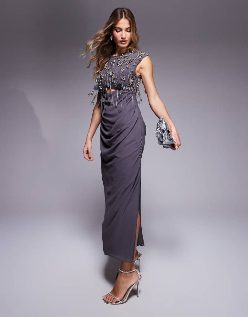 ASOS DESIGN - Midikleid in Anthrazit mit Cluster-Verzierung am Oberteil und drapiertem Rock-Grau von ASOS DESIGN