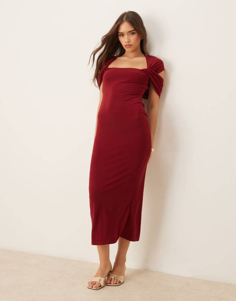 ASOS DESIGN - Midikleid in Burgunderrot mit verdrehten Trägern von ASOS DESIGN