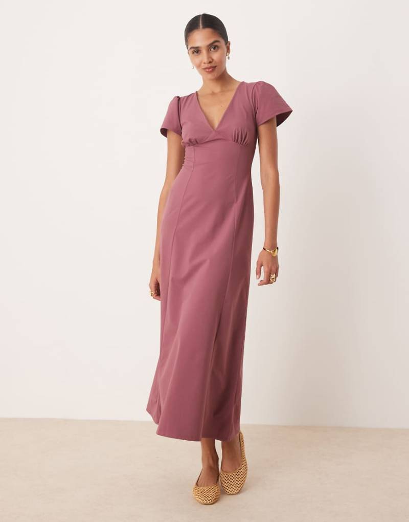 ASOS DESIGN - Midikleid in Lila mit Rückenausschnitt und Flatterärmeln von ASOS DESIGN