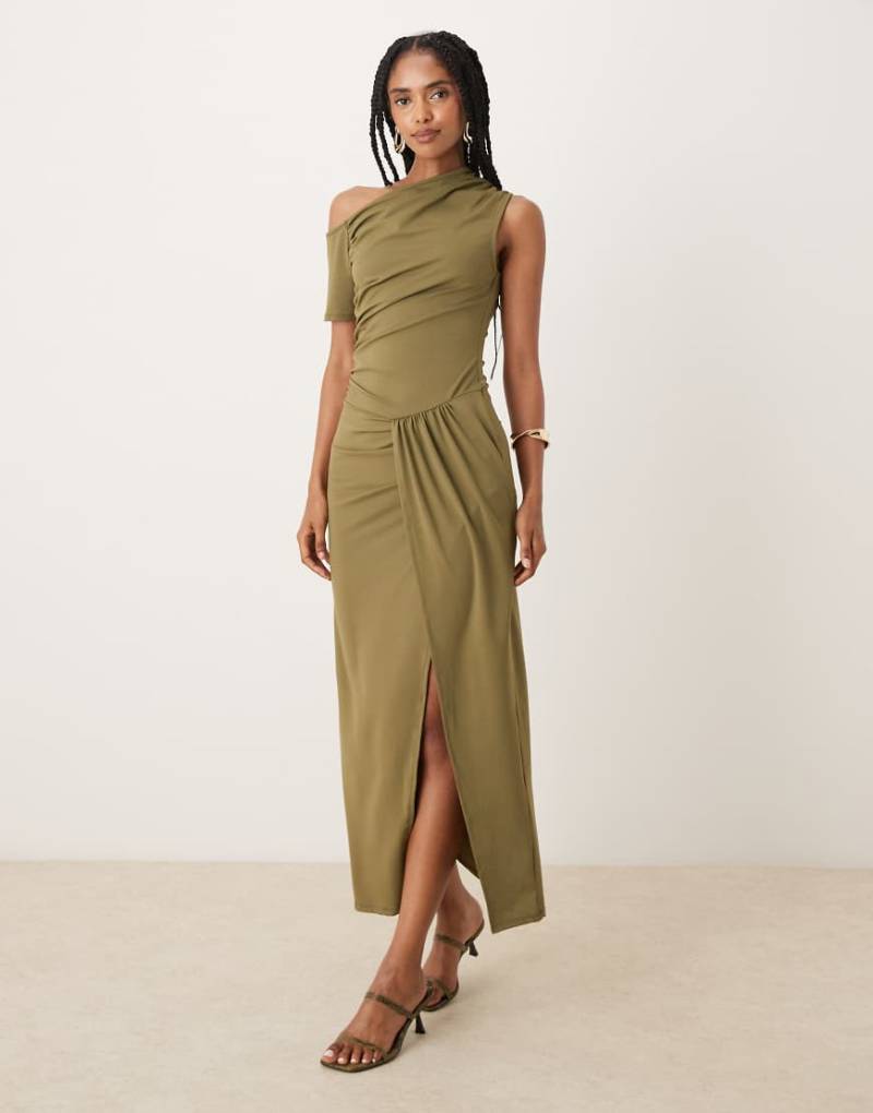 ASOS DESIGN - Midikleid in Olivgrün mit abfallender Schulterpartie und verdrehtem Detail von ASOS DESIGN