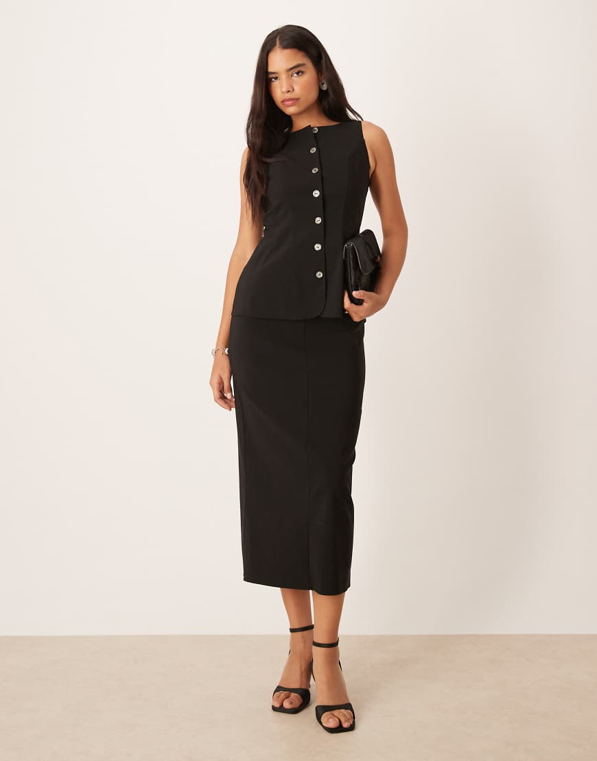 ASOS DESIGN - Midikleid in Schwarz mit U-Boot-Ausschnitt und Knopfleiste ASOS DESIGN - Midikleid in Schwarz mit U-Boot-Ausschnitt und Knopfleiste von ASOS DESIGN