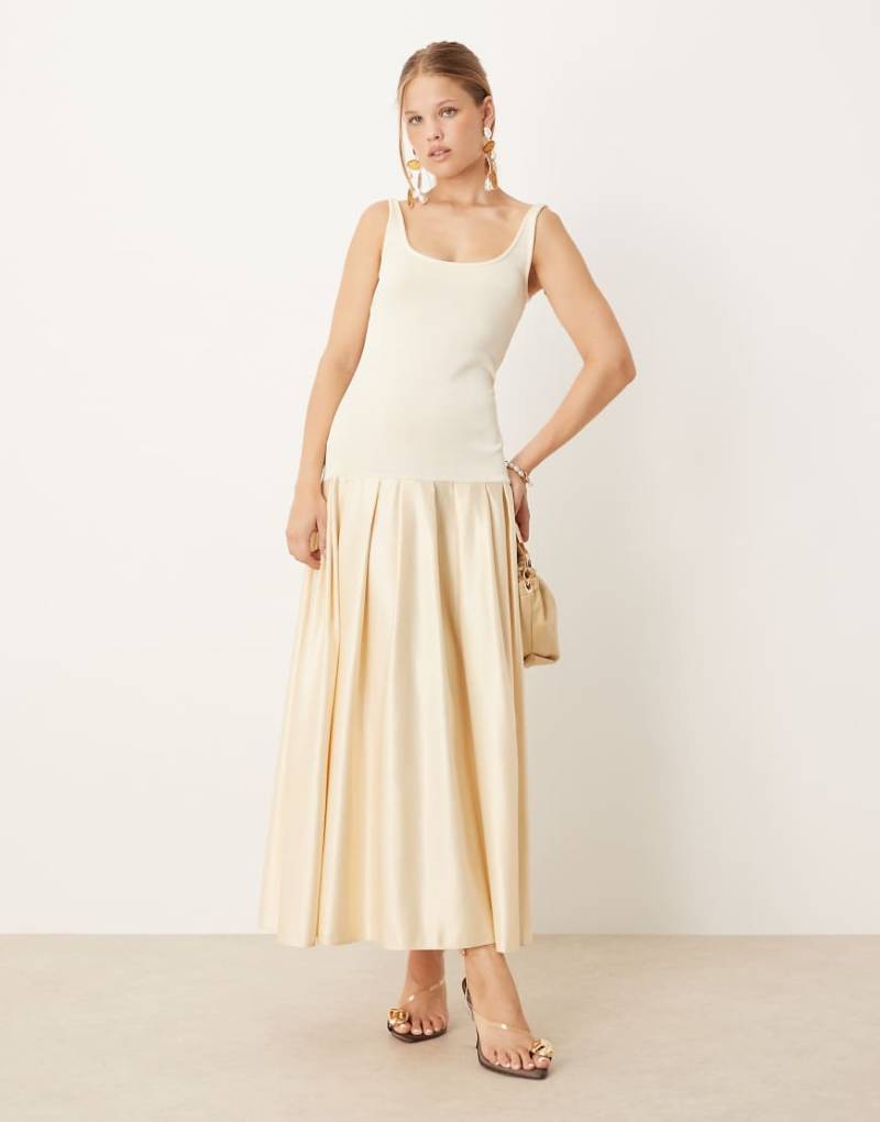 ASOS DESIGN - Midikleid mit Rock aus Satin in Champagner, U-Boot-Ausschnitt und tief angesetzter Taille-Neutral von ASOS DESIGN