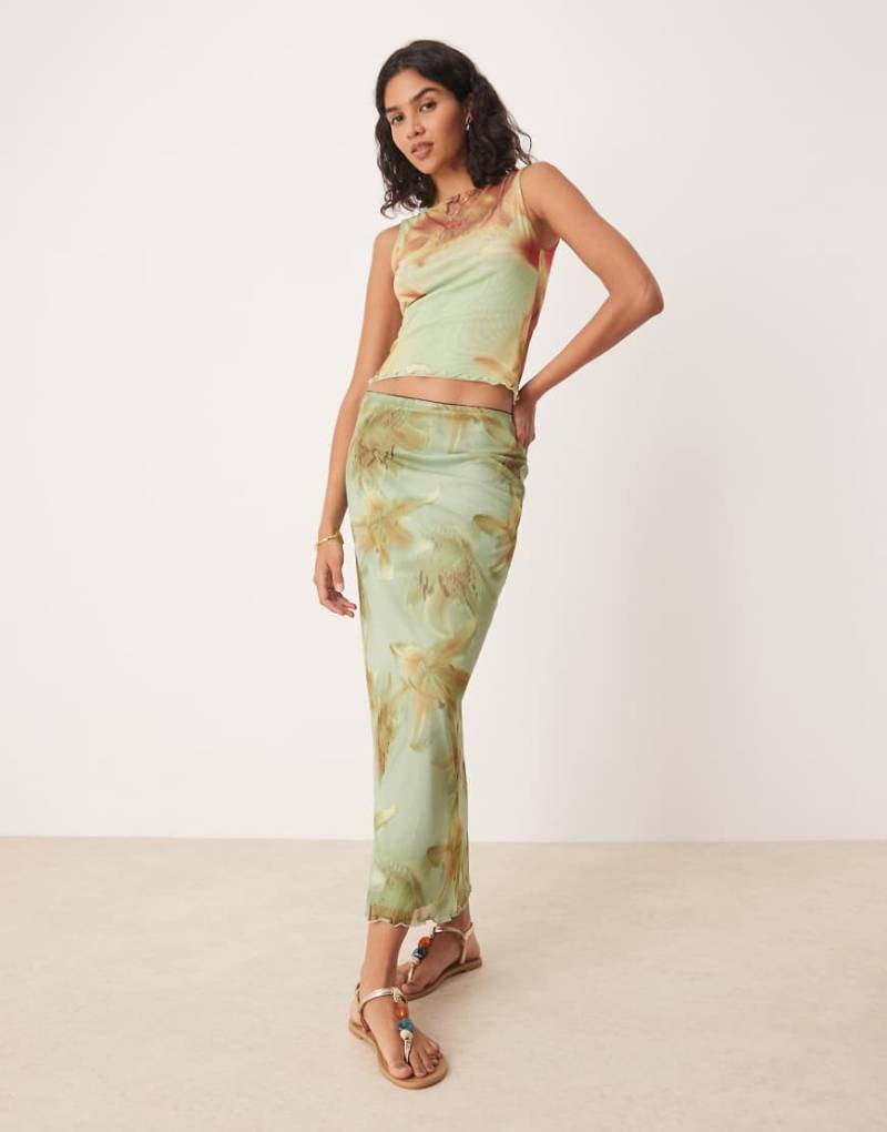 ASOS DESIGN - Midirock aus Mesh mit Oversize-Blumenmuster-Bunt von ASOS DESIGN