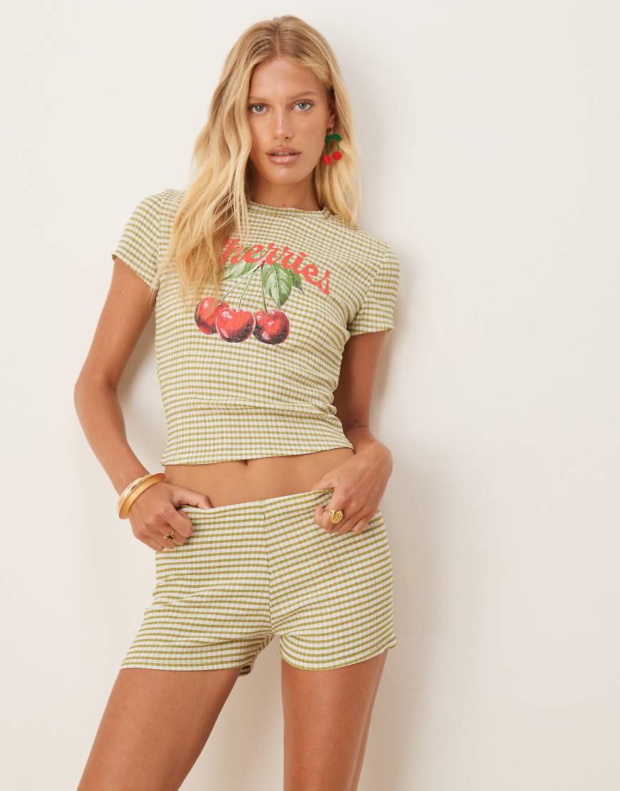ASOS DESIGN - Mikro-Shorts mit grünem Vichy-Karo, Kombiteil ASOS DESIGN - Mikro-Shorts mit grünem Vichy-Karo, Kombiteil von ASOS DESIGN