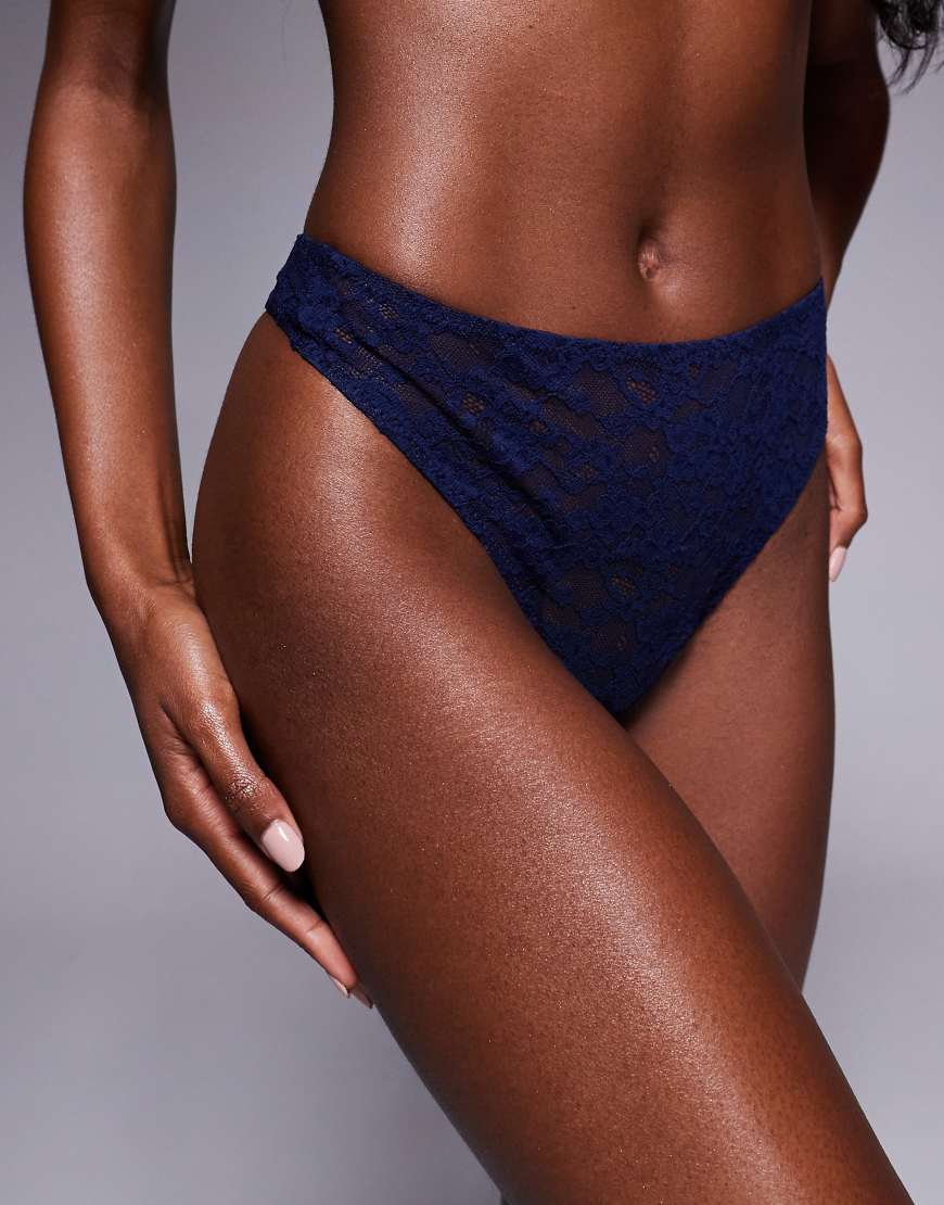 ASOS DESIGN - Mila - Tanga aus Spitze in Marineblau mit hohem Bund von ASOS DESIGN