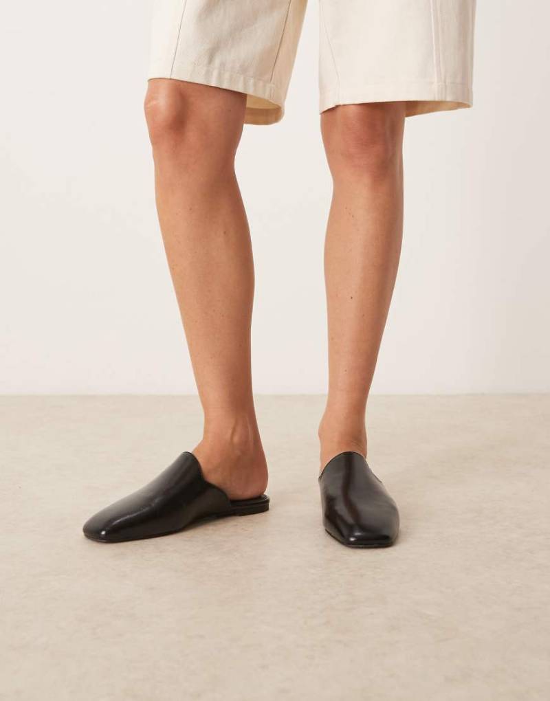 ASOS DESIGN - Mimic - Hochwertige flache Mules aus Leder in Schwarz von ASOS DESIGN