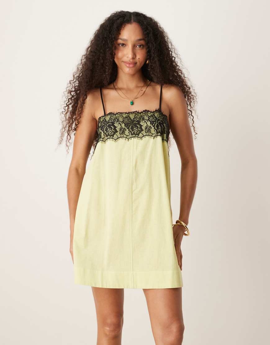 ASOS DESIGN - Mini-Camisole-Kleid in verwaschener Limette mit Spitzen-Overlay-Grün ASOS DESIGN - Mini-Camisole-Kleid in verwaschener Limette mit Spitzen-Overlay-Grün von ASOS DESIGN