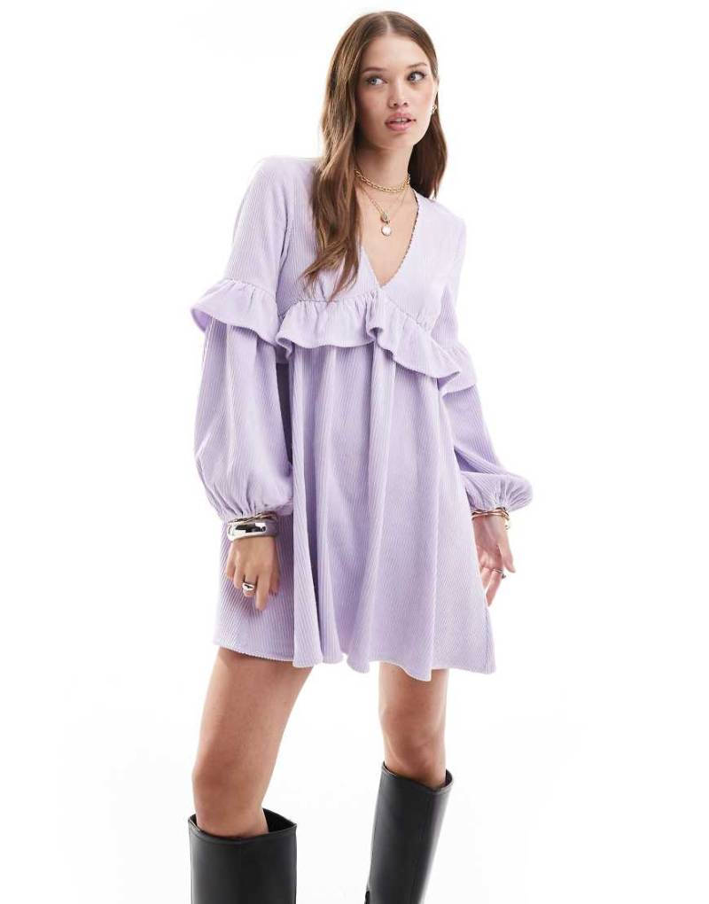 ASOS DESIGN - Mini-Hängerkleid aus Cord in Flieder mit Rüschendetail-Lila von ASOS DESIGN