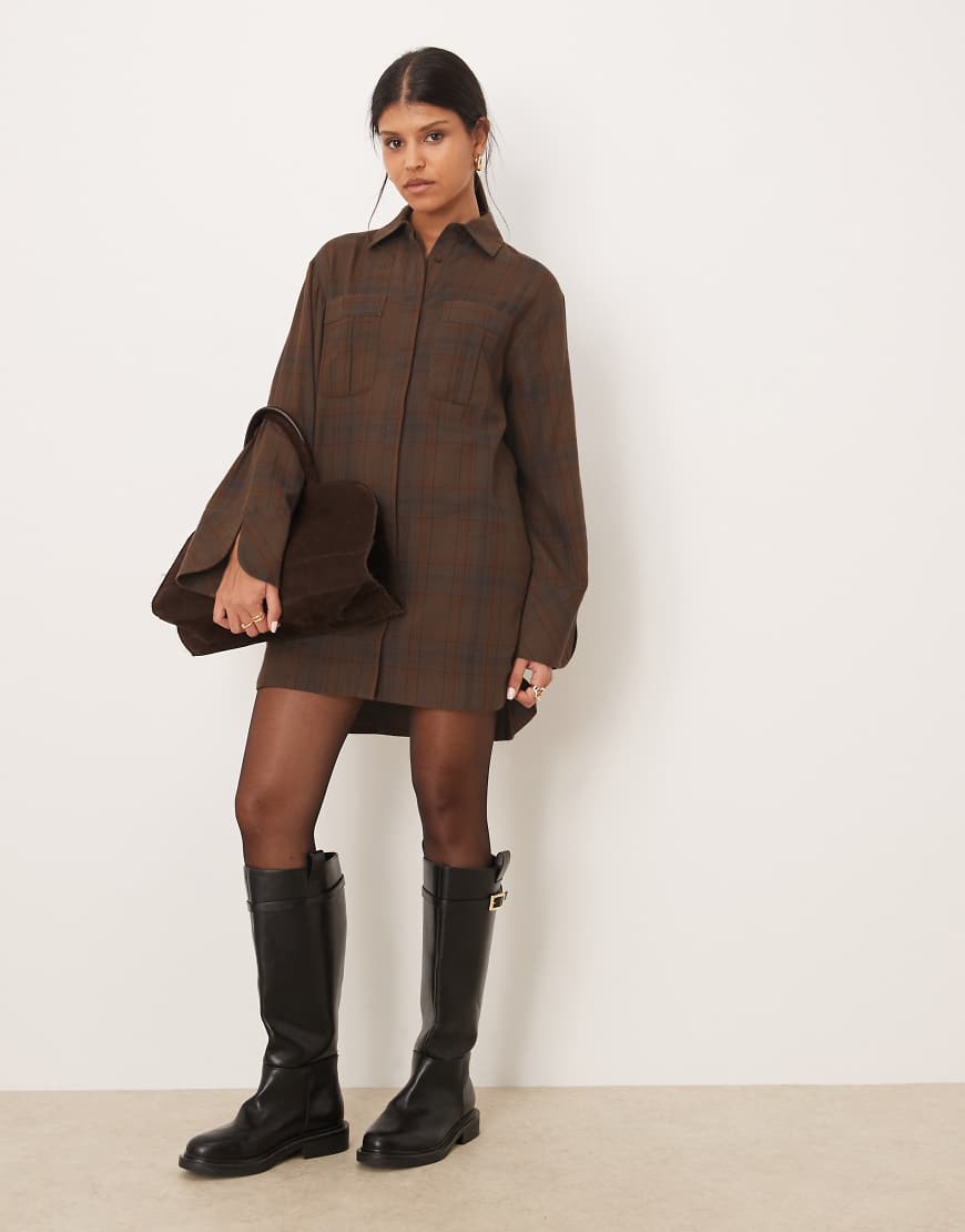 ASOS DESIGN - Mini-Hemdkleid in Braun kariert mit breiten Bündchen und Oversize-Taschen-Bunt von ASOS DESIGN