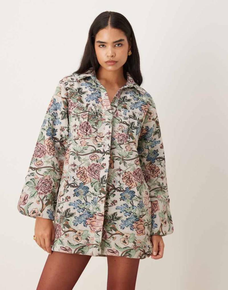 ASOS DESIGN - Mini-Hemdkleid mit breiten Bündchen, Gobelin-Muster und Oversize-Taschen-Bunt von ASOS DESIGN