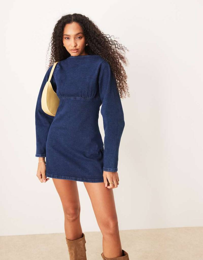 ASOS DESIGN - Mini-Jeanskleid in Mittelblau mit Cocoon-Ärmeln von ASOS DESIGN