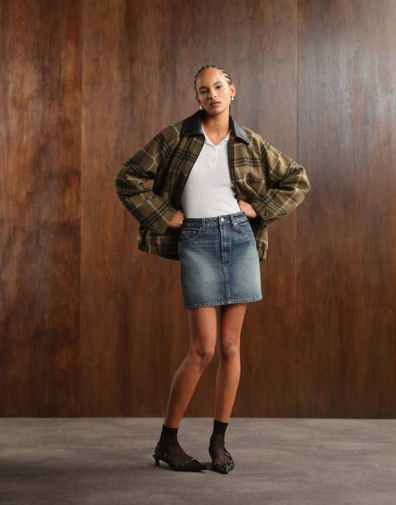 ASOS DESIGN - Mini-Jeansrock in Vintage-Blau mit hohem Bund von ASOS DESIGN