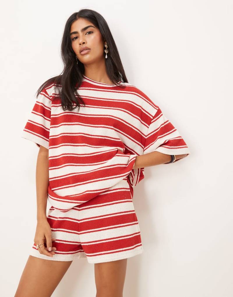 ASOS DESIGN - Mini-Shorts in Rot und Weiß gestreift, Kombiteil-Bunt von ASOS DESIGN