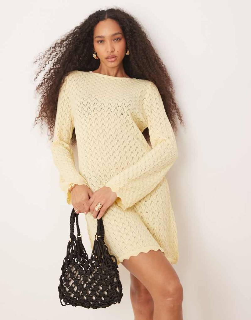 ASOS DESIGN - Mini-Strickkleid in Buttermilchgelb mit ausgestellten Ärmeln von ASOS DESIGN