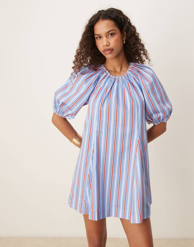 ASOS DESIGN - Minikleid aus Baumwoll-Popeline in gestreiftem Blau mit Puffärmeln von ASOS DESIGN