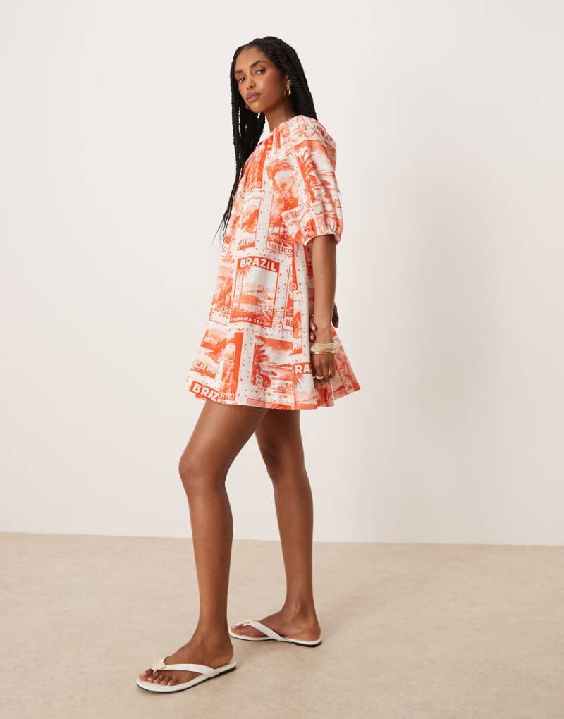ASOS DESIGN - Minikleid aus Baumwoll-Popeline mir rotem Postkarten-Print mit Puffärmeln-Bunt von ASOS DESIGN